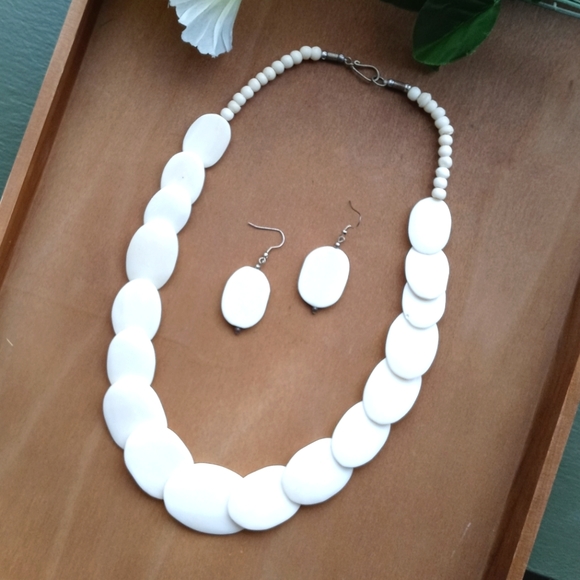 2PC Beautiful Pendant Bead Necklace and Earrings Set - Picture 8 of 10